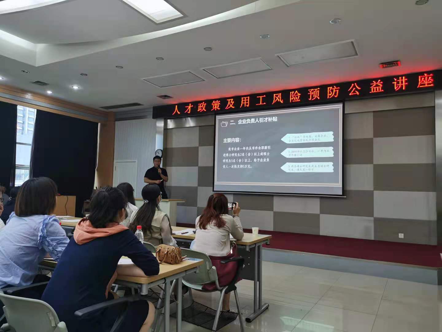 钮子豪1.jpg